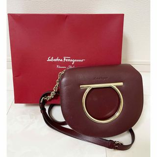 サルヴァトーレフェラガモ(Salvatore Ferragamo)のSalvatore Ferragamo フェラガモ ショルダーバッグ  ブラウン(ショルダーバッグ)