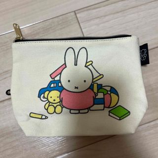 ミッフィー(miffy)のお値下げしました！ミッフィーポーチ(ポーチ)