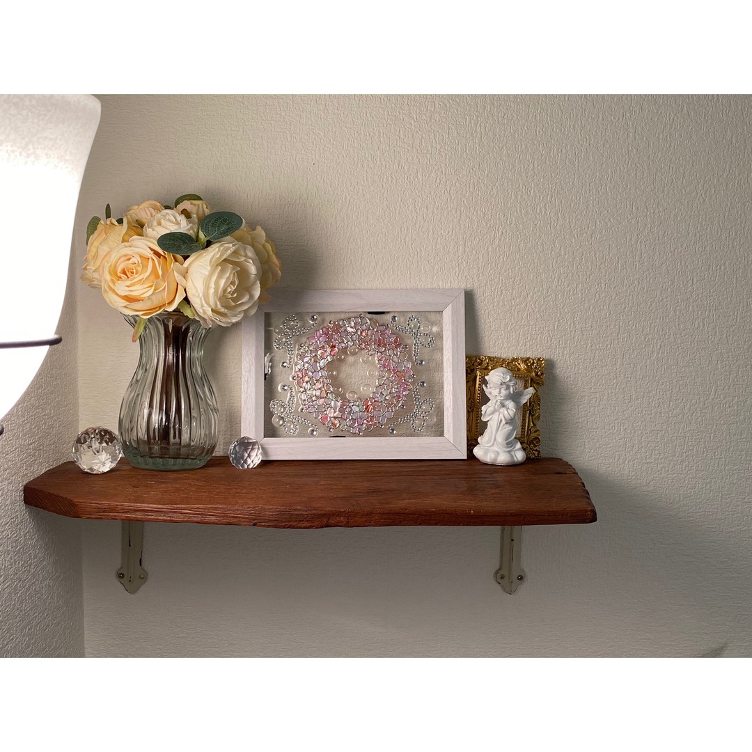 シェル  天然貝　ピンク系⭐︎リボンとお花のシェルリース　インテリアフレーム ハンドメイドのインテリア/家具(アート/写真)の商品写真