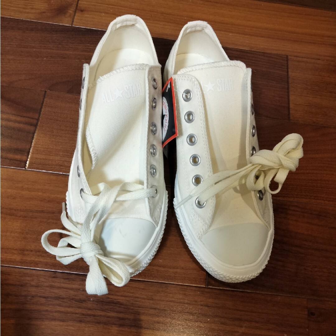 ALL STAR（CONVERSE）(オールスター)のmami様購入済み【新品】CONVERSE　WHITE　24.5センチ レディースの靴/シューズ(スニーカー)の商品写真