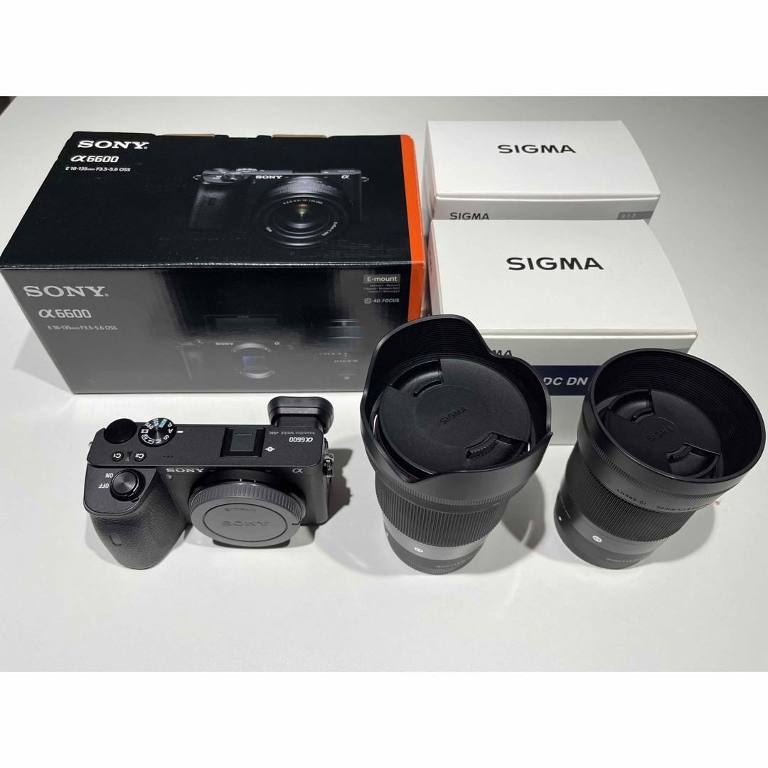 SONY α6600本体　＋　SIGMA単焦点レンズ2本 | フリマアプリ ラクマ