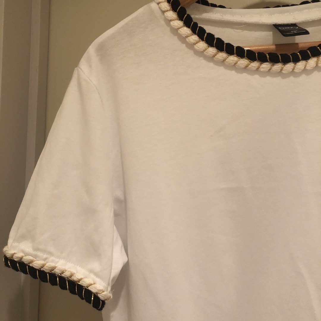 DAZY White t レディースのトップス(Tシャツ(半袖/袖なし))の商品写真