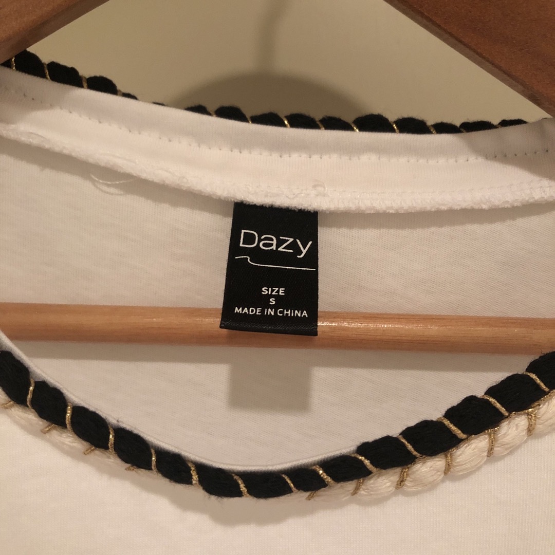 DAZY White t レディースのトップス(Tシャツ(半袖/袖なし))の商品写真