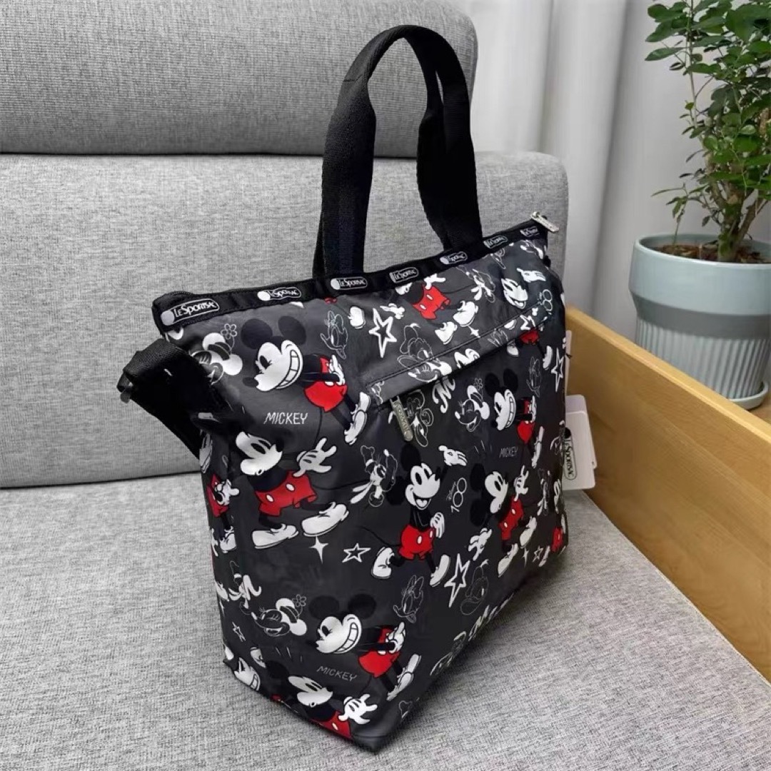 LeSportsac(レスポートサック)の新品　レスポートサック　ミッキーマウス　トートバッグ  ディズニー レディースのバッグ(トートバッグ)の商品写真