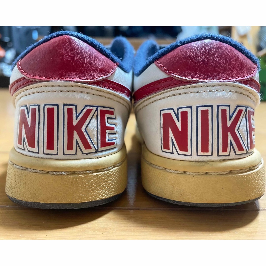 NIKE(ナイキ)のNIKEスニーカー キッズ/ベビー/マタニティのキッズ靴/シューズ(15cm~)(スニーカー)の商品写真