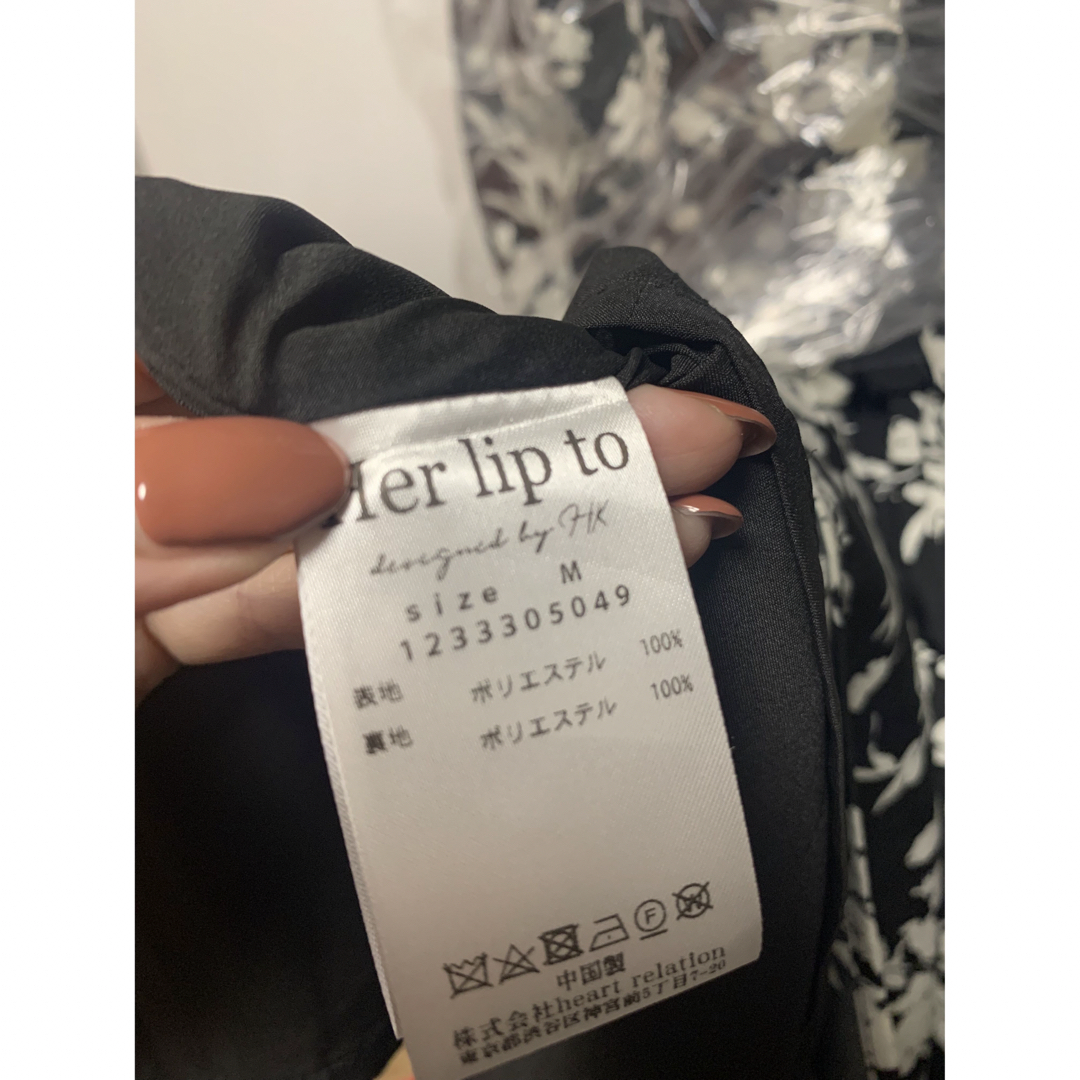 Her lip to(ハーリップトゥ)のMonotone Floral Slit Sleeve Dress レディースのワンピース(ロングワンピース/マキシワンピース)の商品写真