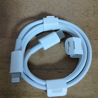 アップル(Apple)のアイフォン用USB-C  Lightningケーブル(映像用ケーブル)