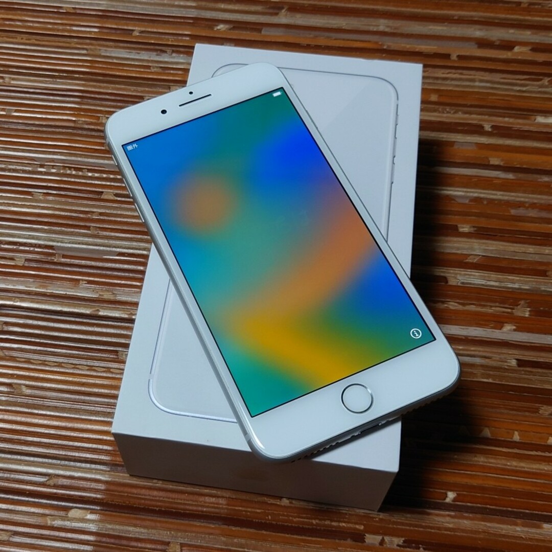 Apple　iPhone 8 plusスマートフォン携帯電話