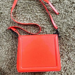 チャールズアンドキース(Charles and Keith)の【良品】チャールズ＆キース 2WAY セカンドバッグ ショルダーバッグ(ショルダーバッグ)