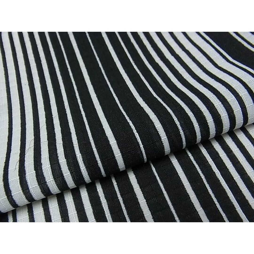 平和屋-こころ店■夏物 小紋 紅梅織 縞 黒地 着丈163.5cm 裄丈67.5cm 洗える着物 B-wt8517