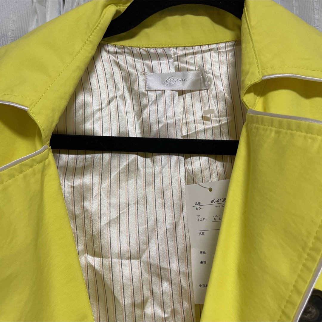 トレンチコート　イエロー レディースのジャケット/アウター(トレンチコート)の商品写真