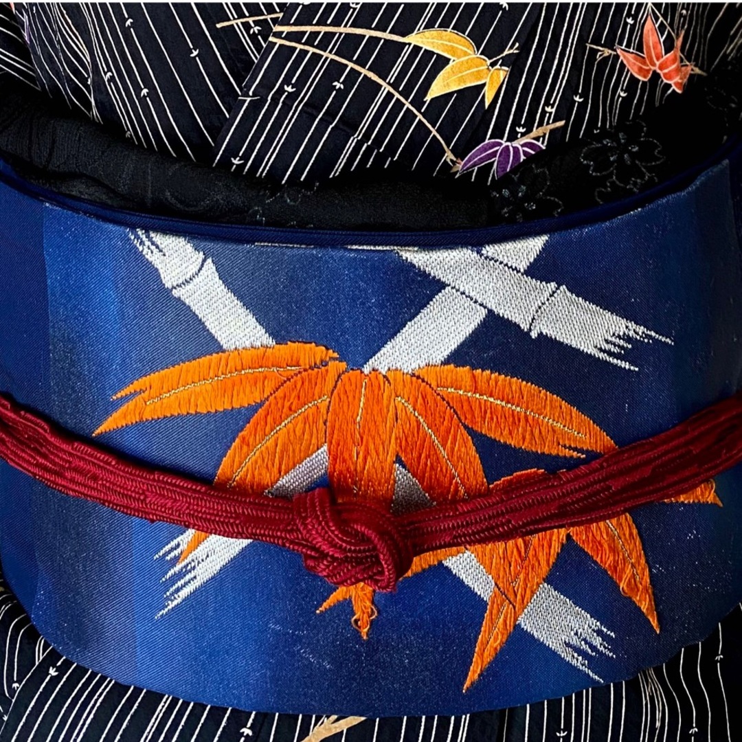 〈竹の名古屋帯〉織り出し　紺色の帯　朱竹　普段着の帯　古典柄
