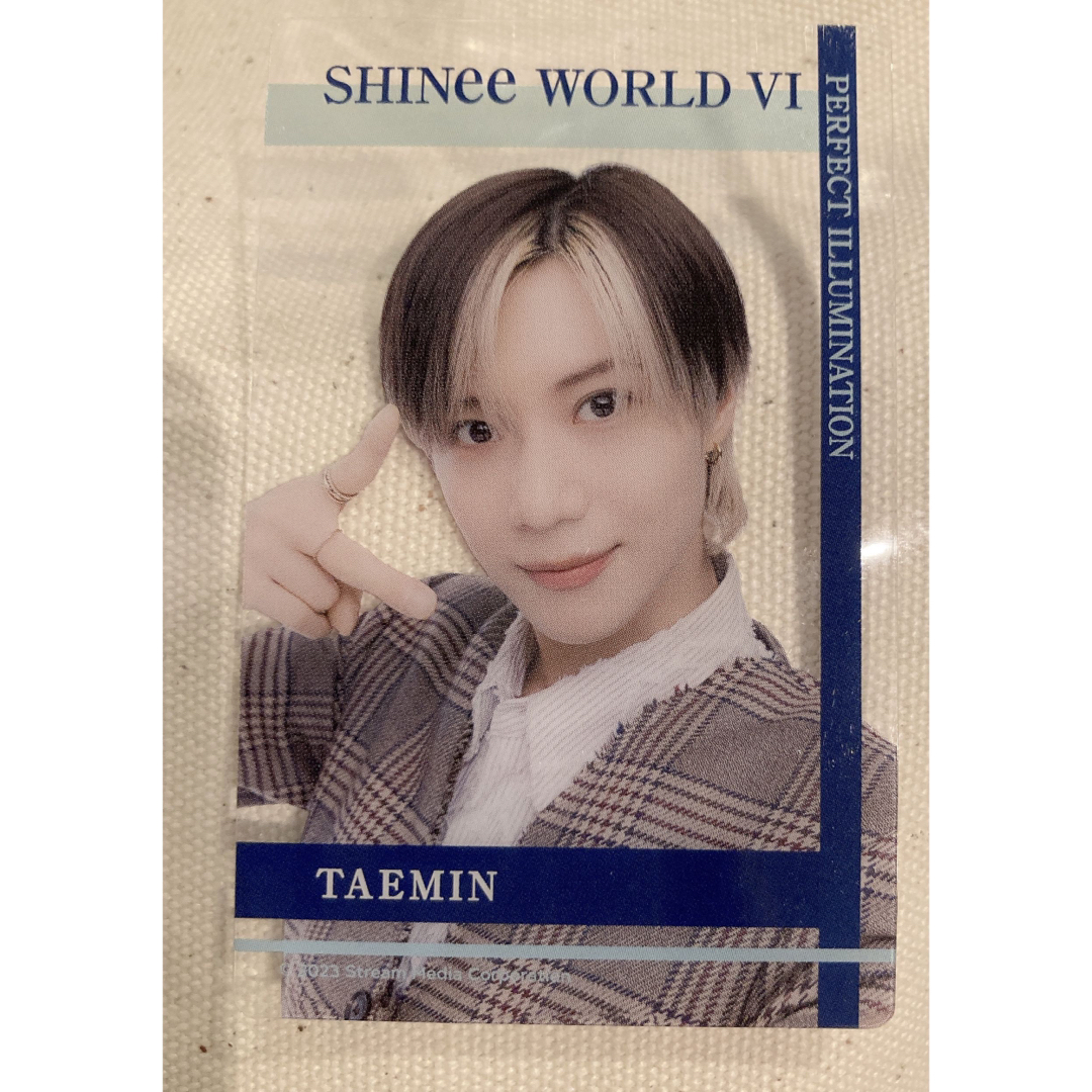 SHINee クリアフォトカード　テミン エンタメ/ホビーのタレントグッズ(アイドルグッズ)の商品写真