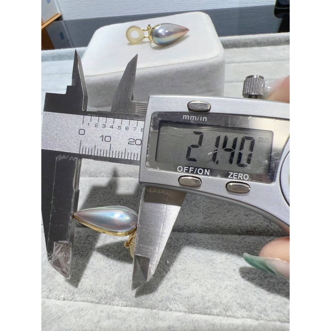 K18イエローゴールド　しずく型　雫　マベパール　　最強の艶イヤリング レディースのアクセサリー(イヤリング)の商品写真