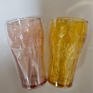 コカコーラ(コカ・コーラ)の2個セット　コカコーラ プラスチック グラス  オレンジ、レッド(グラス/カップ)