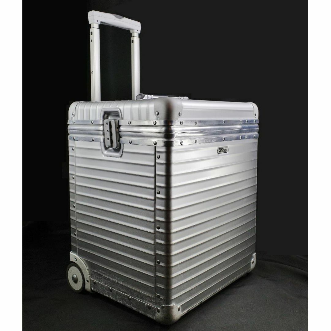 RIMOWA(リモワ)のリモワ 965.19トパーズ『IBM』限定仕様 パイロット・トロリー 40L インテリア/住まい/日用品の日用品/生活雑貨/旅行(旅行用品)の商品写真