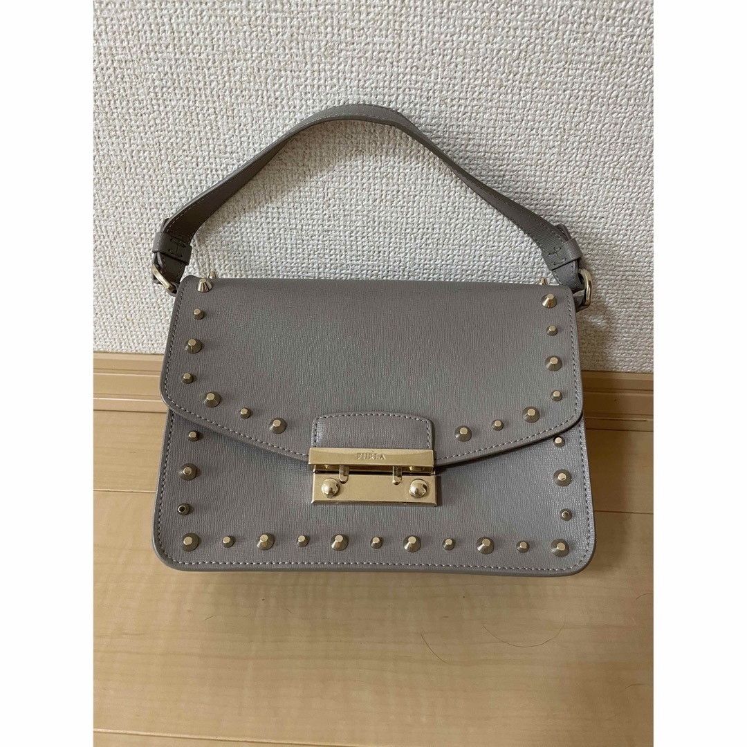 Furlaバックハンドバッグ