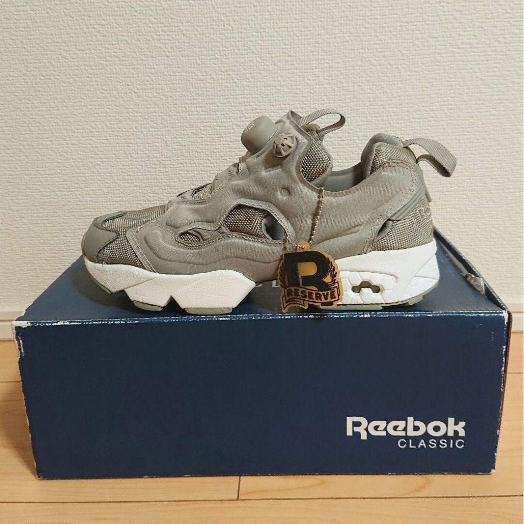 Reebok(リーボック)の23 美品 Reebok  INSTA PUMP FURY OG グレー 灰 レディースの靴/シューズ(スニーカー)の商品写真
