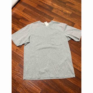 ユニクロ(UNIQLO)のUNIQLO  Tシャツ　グレー　半袖　胸ポケット(Tシャツ/カットソー(半袖/袖なし))