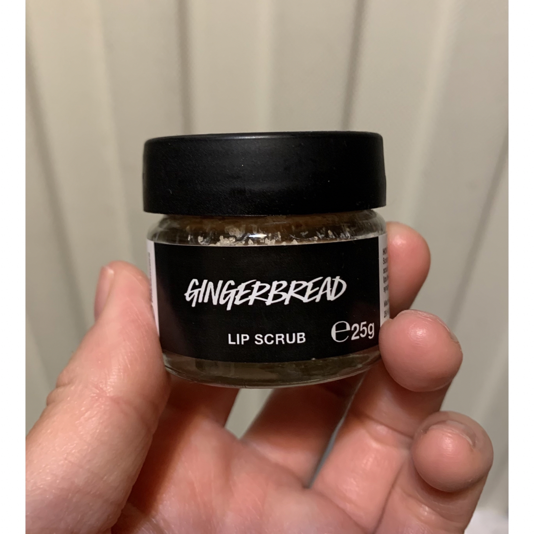 LUSH(ラッシュ)のLUSH クリスマスクッキーリップスクラブ コスメ/美容のスキンケア/基礎化粧品(リップケア/リップクリーム)の商品写真