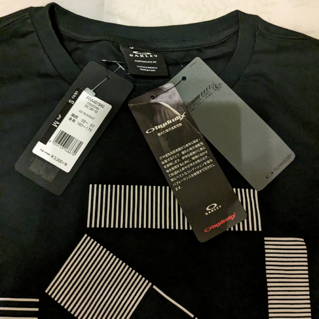 Oakley(オークリー)の新品 　OAKLEY Tシャツ サイズM メンズのトップス(Tシャツ/カットソー(半袖/袖なし))の商品写真