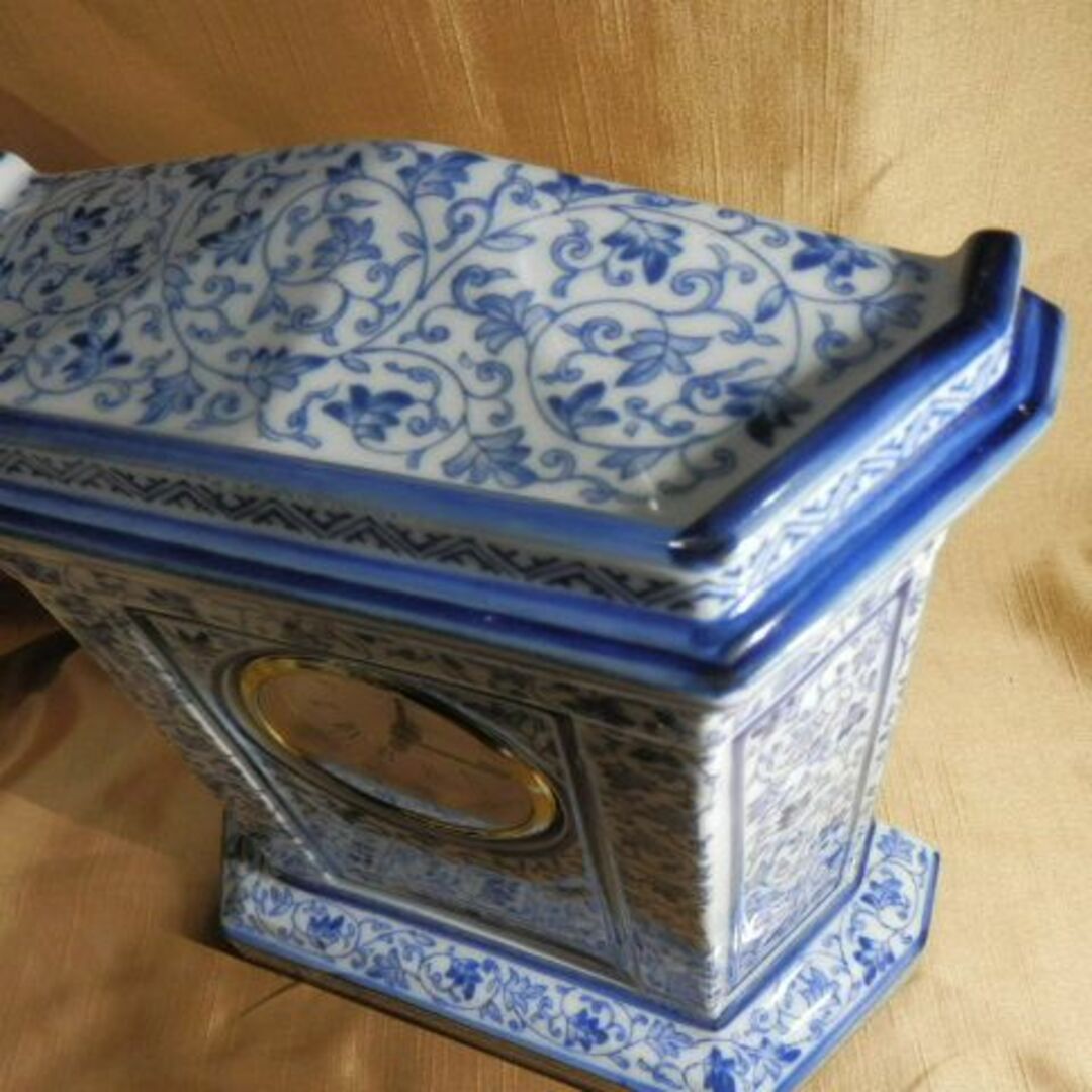 磁器製 置き時計 動作品 28x25x10cm カチコチ音 磁器製 置き時計 動作品 28x25x10cm カチコチ音
