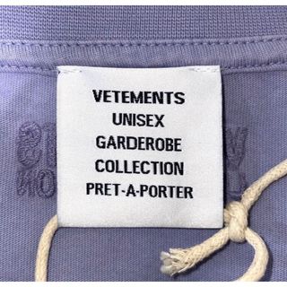 VETEMENTS - 【新作】VETEMENTS 23SS HELLO my name is Tシャツの通販