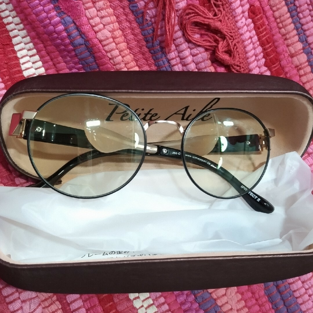 iZONE NEW YORK　メガネ　サングラスPetite Ail　プティエル レディースのファッション小物(サングラス/メガネ)の商品写真