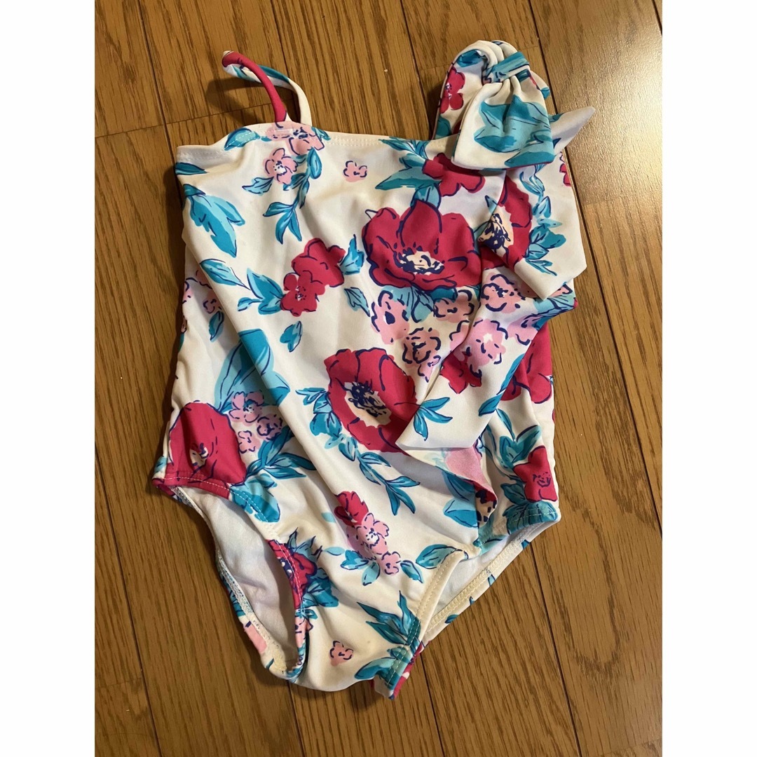 GAP Kids(ギャップキッズ)の花柄水着　ガールズ キッズ/ベビー/マタニティのキッズ服女の子用(90cm~)(水着)の商品写真