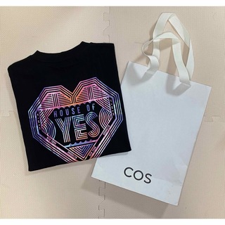 COS - cos LGBT コラボ Tシャツ 限定 レア 新品未使用 オマケ付き