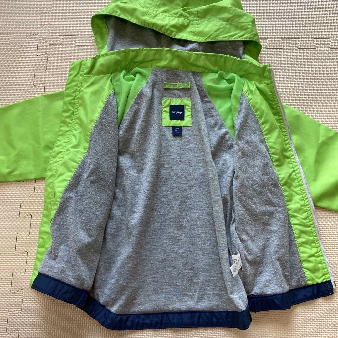 babyGAP(ベビーギャップ)のbaby GAP ベビーギャップ　アウター95㎝ 切り替え ナイロン ジャンパー キッズ/ベビー/マタニティのキッズ服男の子用(90cm~)(ジャケット/上着)の商品写真