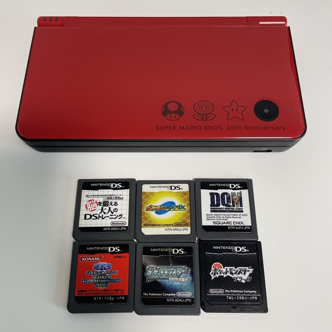 ニンテンドーDS(ニンテンドーDS)のNintendo　ニンテンドーDSiLL スーパーマリオ25周年　画面極美品 エンタメ/ホビーのゲームソフト/ゲーム機本体(携帯用ゲーム機本体)の商品写真