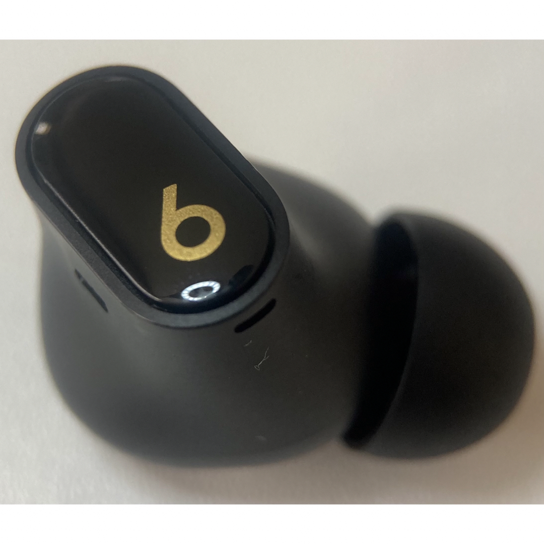 Beats by Dr Dre(ビーツバイドクタードレ)の美品　【ブラック】国内正規品　Beats Studio Buds＋【右イヤホン】 スマホ/家電/カメラのオーディオ機器(ヘッドフォン/イヤフォン)の商品写真