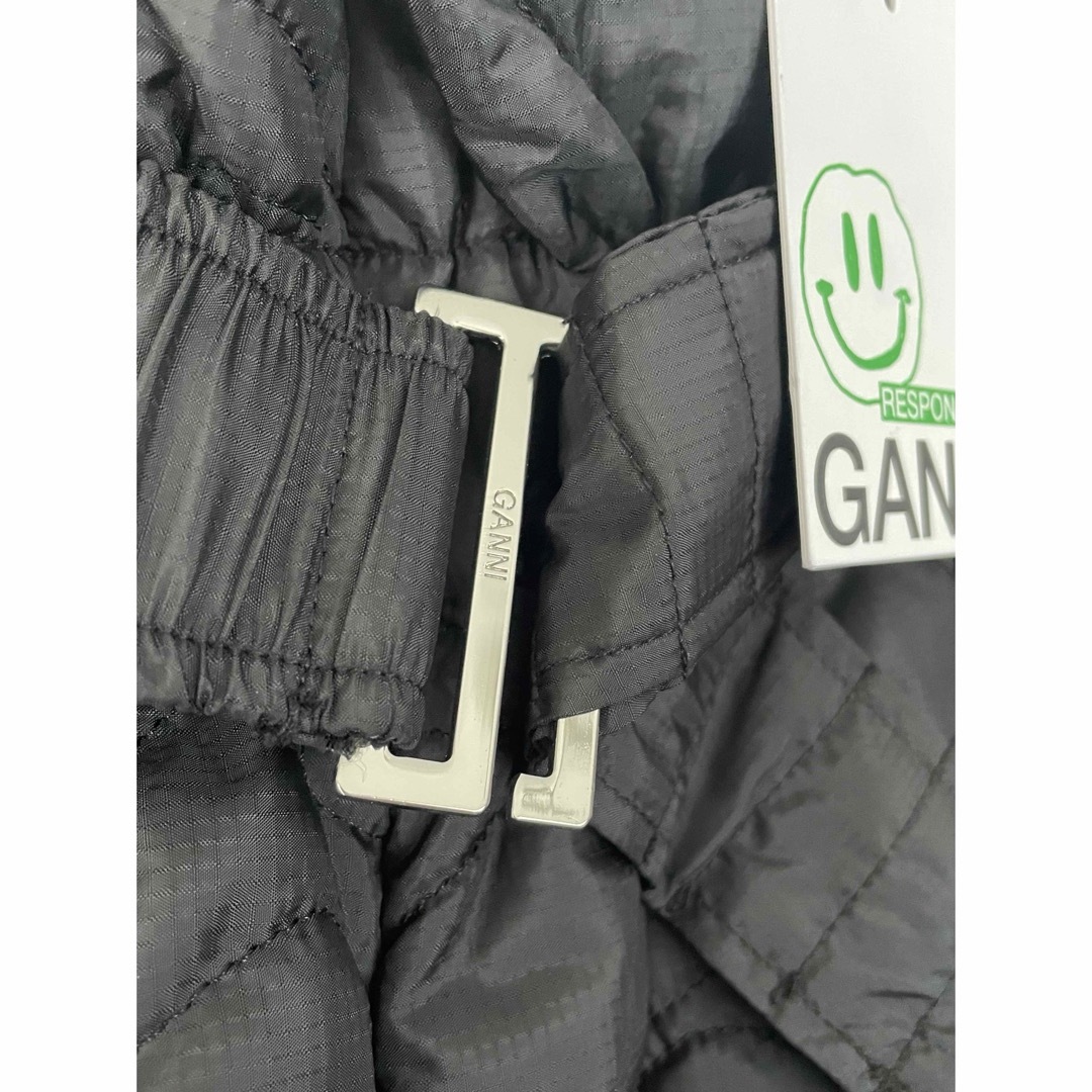 新品】GANNI ガニー 中綿 ハイウエスト ハーフパンツ - ハーフパンツ