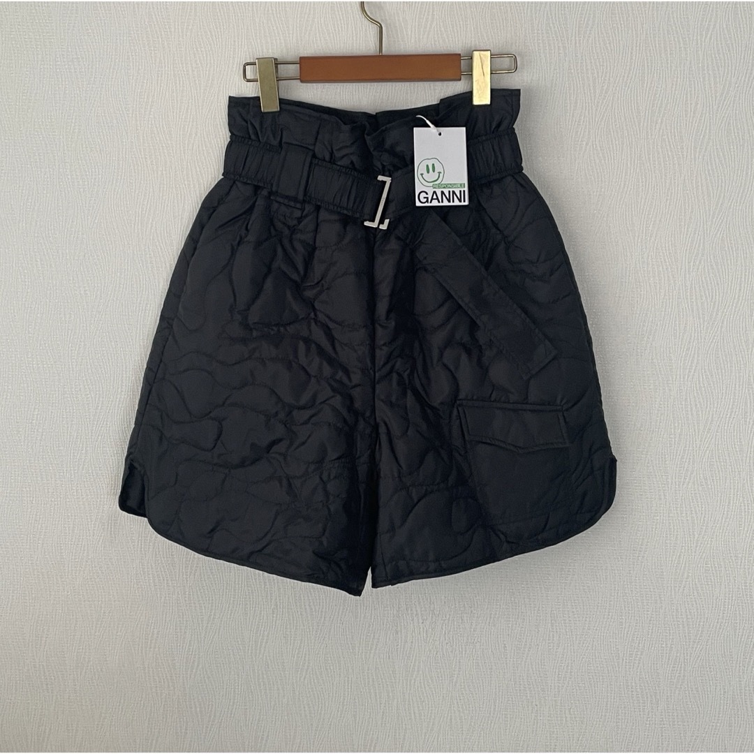 新品】GANNI ガニー 中綿 ハイウエスト ハーフパンツ - ハーフパンツ