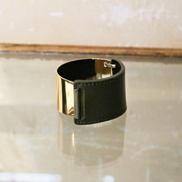 TODAYFUL(トゥデイフル)のMetal Leather Bangle メタルレザーバングル レディースのアクセサリー(ブレスレット/バングル)の商品写真