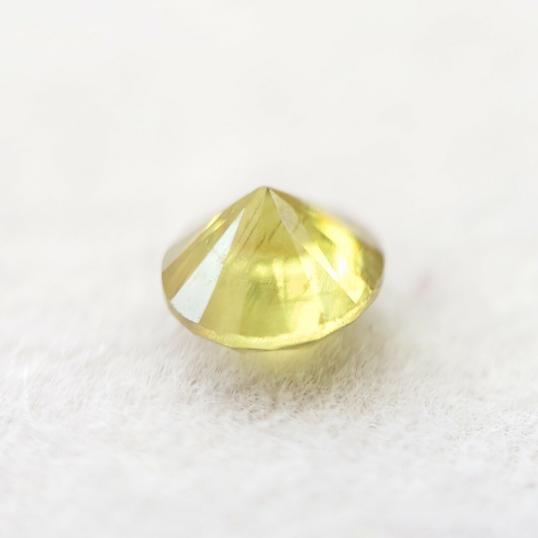 【吹き渡る草原】天然石 デマントイドガーネット ルース 0.51ct