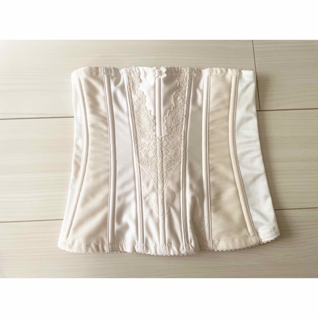 FOUR Sis &CO ウエストニッパー 64 の通販 by cherryshop|ラクマ