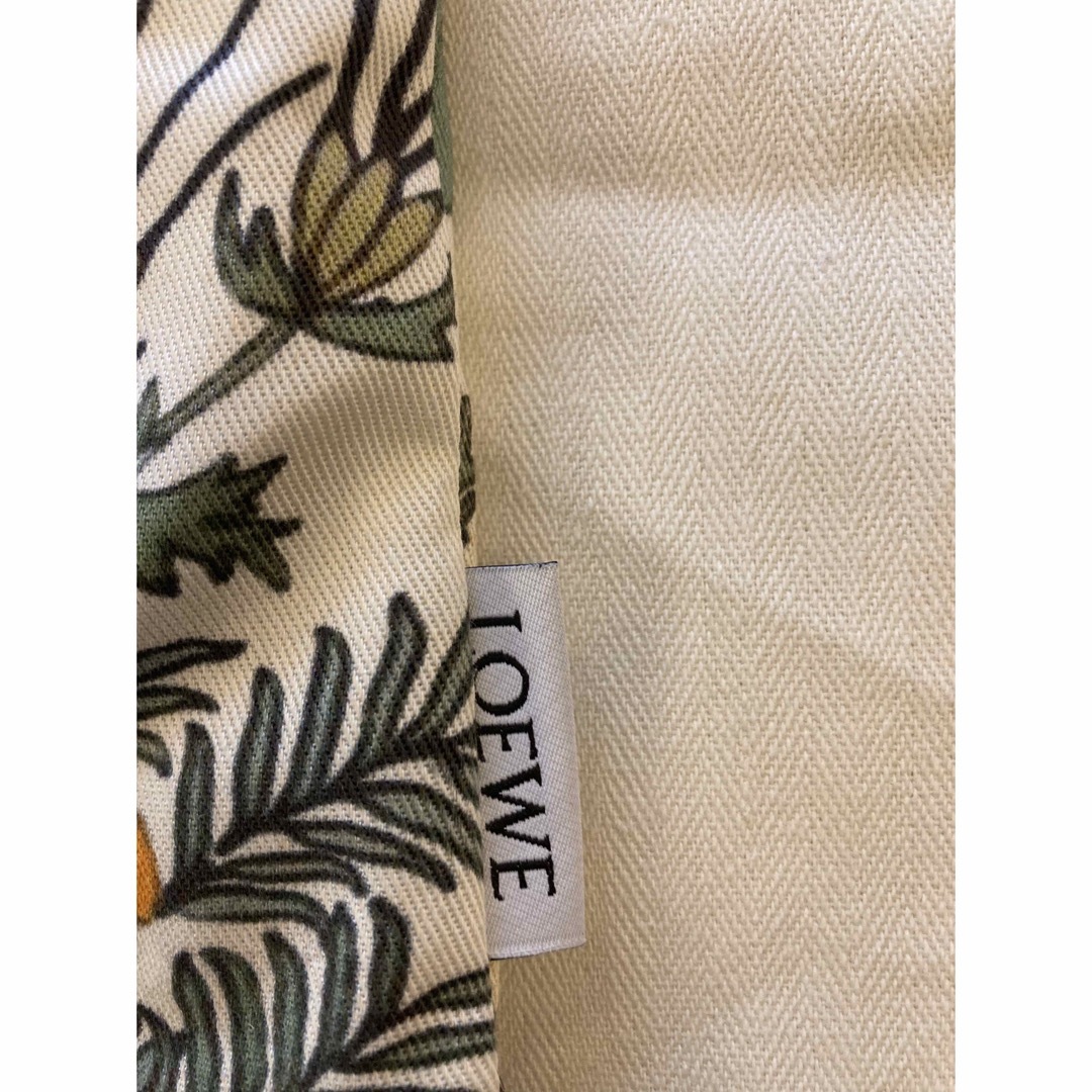 LOEWE(ロエベ)のロエベ  タグ付きドローストリングポーチ　ハーバリウム　巾着 レディースのファッション小物(ポーチ)の商品写真