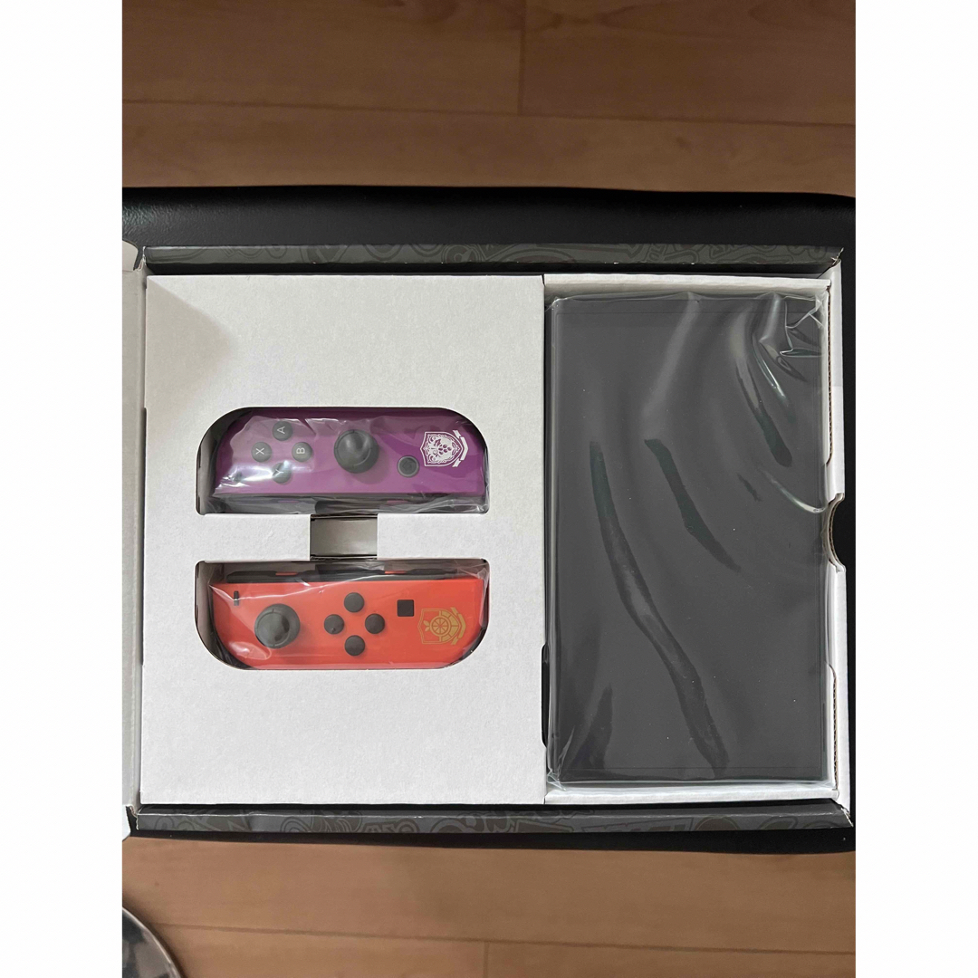 Nintendo Switch スカーレット.バイオ　新品