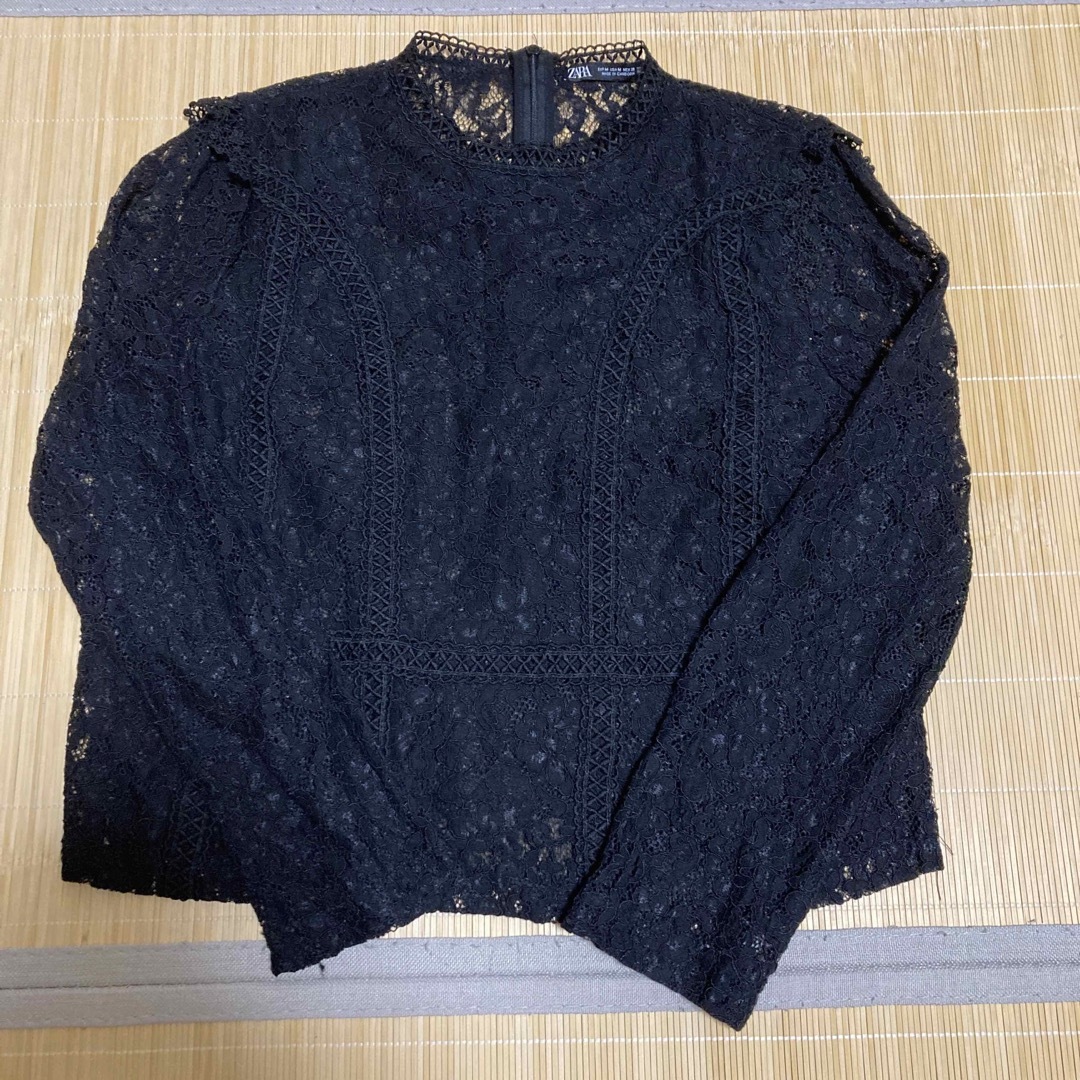 ZARA(ザラ)のZARA レースブラウス レディースのトップス(シャツ/ブラウス(長袖/七分))の商品写真