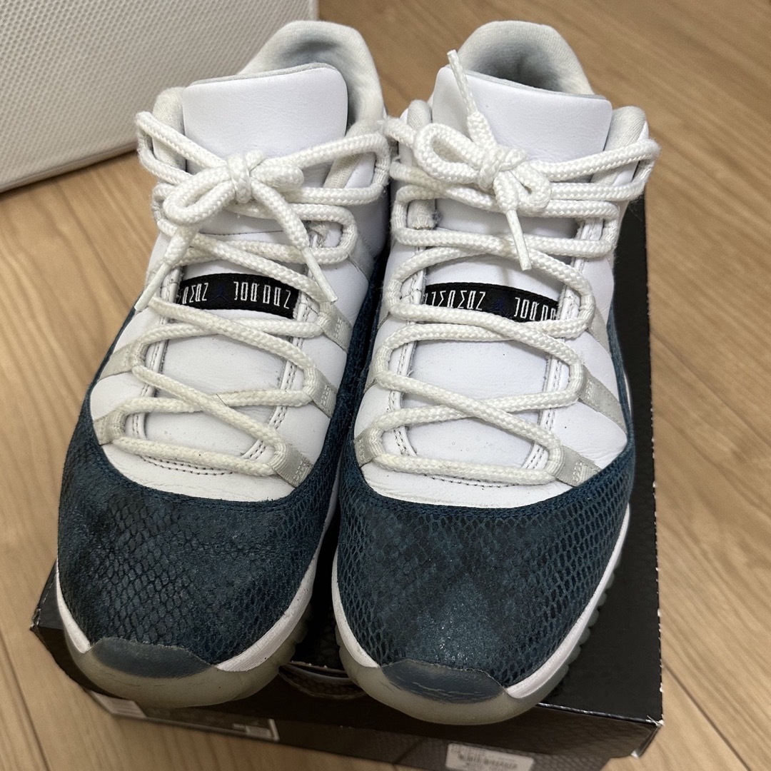 AIR JORDAN 11 snake 28cm靴/シューズ