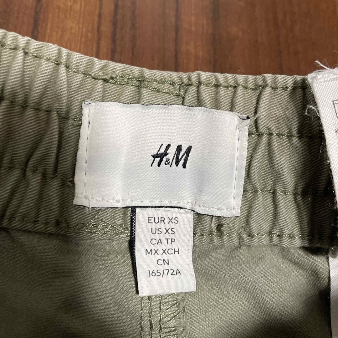 H&M(エイチアンドエム)のハーフパンツ メンズのパンツ(ショートパンツ)の商品写真