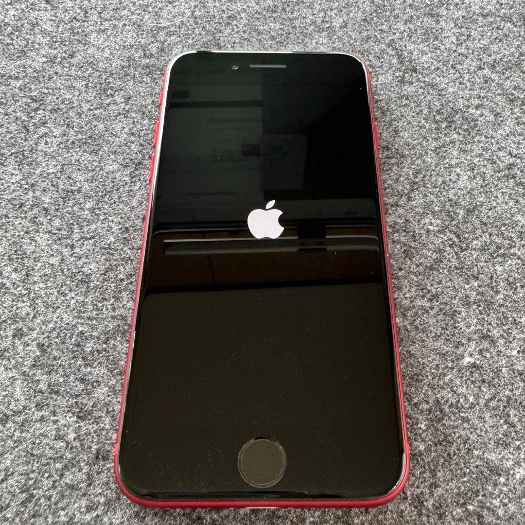 Apple(アップル)のiPhone se スマホ/家電/カメラのスマートフォン/携帯電話(スマートフォン本体)の商品写真