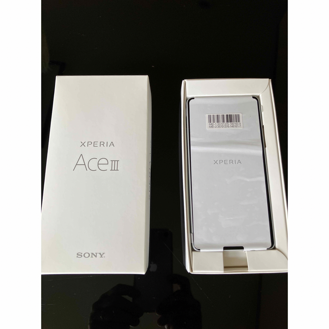 Xperia(エクスペリア)の新品　SONY Xperia Ace III SOG08 グレー スマホ/家電/カメラのスマートフォン/携帯電話(スマートフォン本体)の商品写真