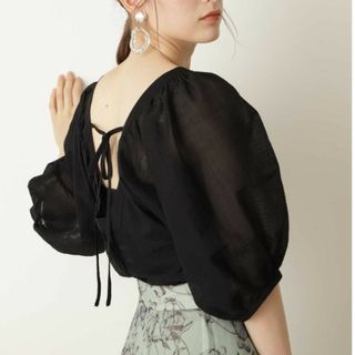 ジルスチュアート(JILLSTUART)のJILLSTUART ジル シフォントップス シアーブラウス 黒 ぽわん袖ボリュ(シャツ/ブラウス(半袖/袖なし))