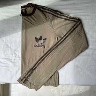 アディダス(adidas)の🌿古着　adidas ロンT ベージュ(Tシャツ/カットソー(七分/長袖))