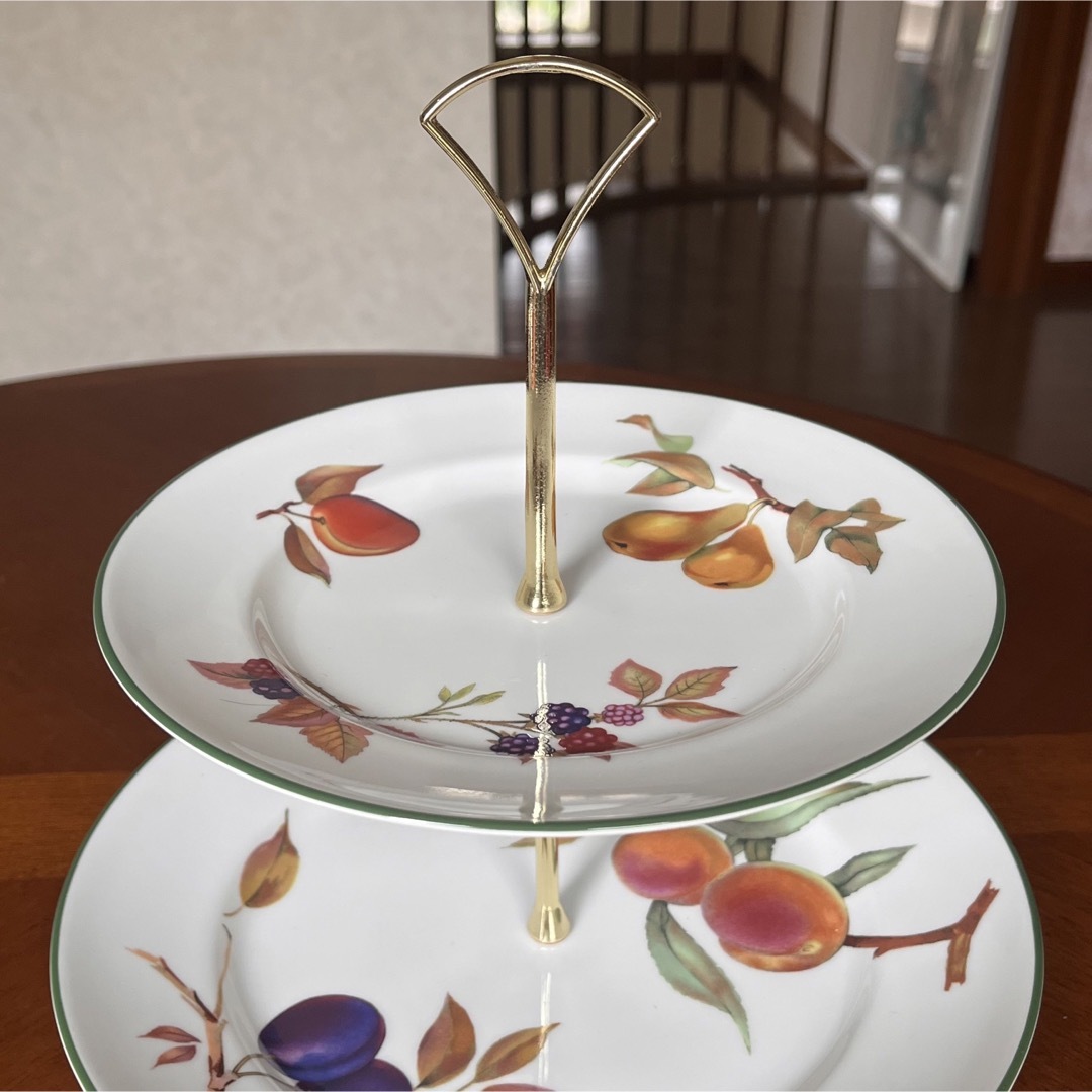 Royal Worcester(ロイヤルウースター)の【未使用美品】ロイヤルウースター★イブシャムベール★ケーキスタンド インテリア/住まい/日用品のキッチン/食器(食器)の商品写真