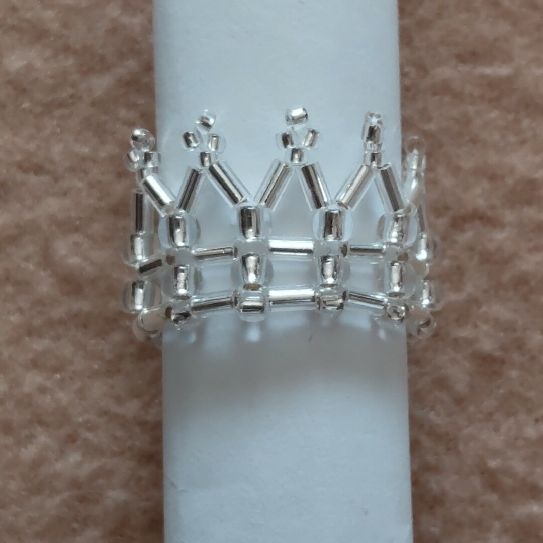 ビーズリング 王冠 シルバー ハンドメイドのアクセサリー(リング)の商品写真