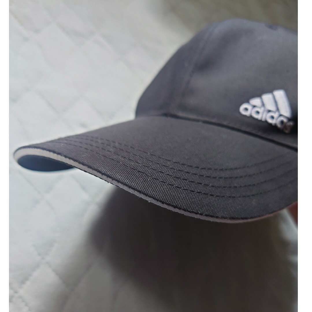 adidas(アディダス)のadidas キャップ ブリムホワイトライン メンズの帽子(キャップ)の商品写真